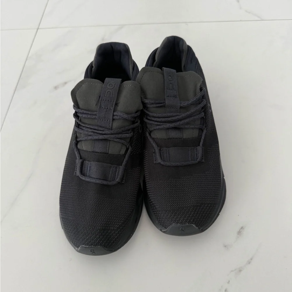 On running Nova Running shoes Women’s Size 6, 7, 8 - Picture 2 of 4